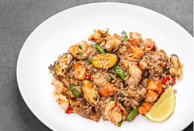 Рис з морепродуктами WOK